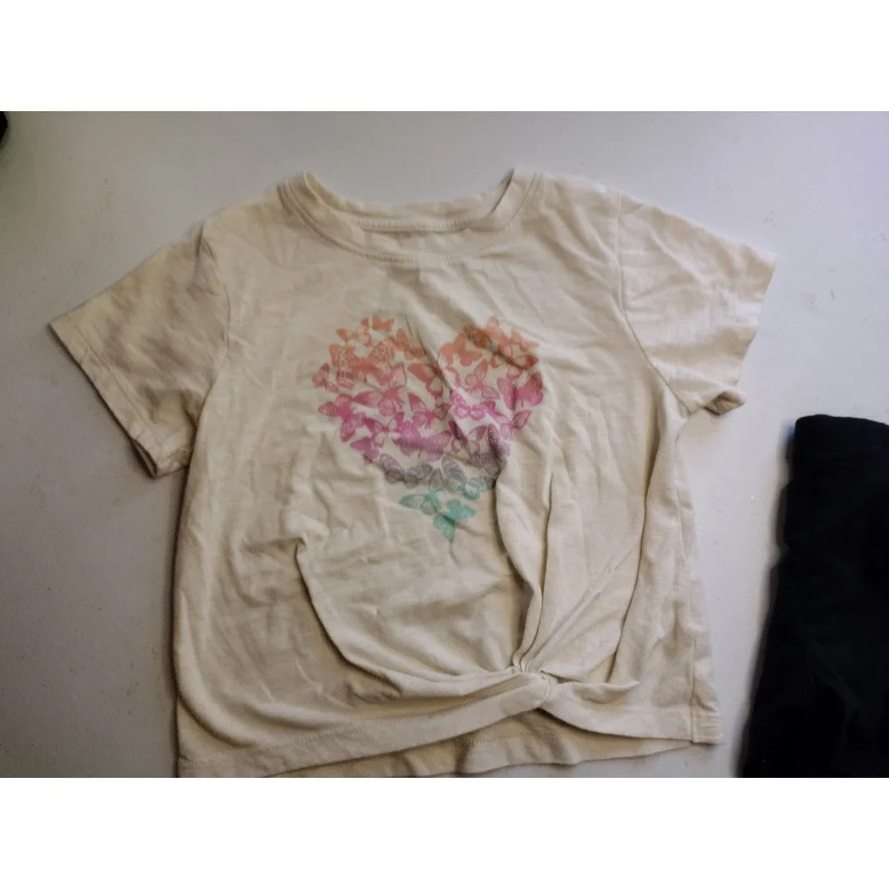 Cat & Jack Girls XS 4/5‎ Butterfly Heart Graphic Tee and Biker Shorts Outfit Set